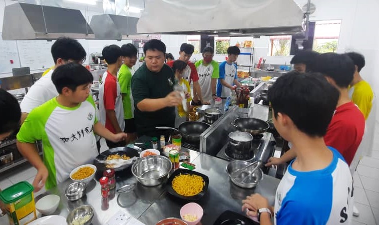 有故事的人（10月24日刊）：我的烹饪之路--林志扬