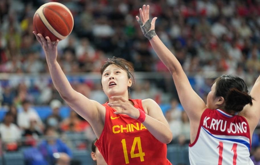 朝鲜205公分中锋朴津阿缺阵 中国女篮狂胜56分闯决赛