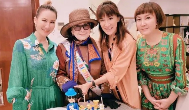 李玟生前透露想海葬 妈妈反对原因藏洋葱