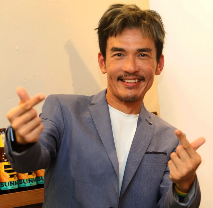 杨一展首来马直呼像回家 望与阿哲合拍运动节目