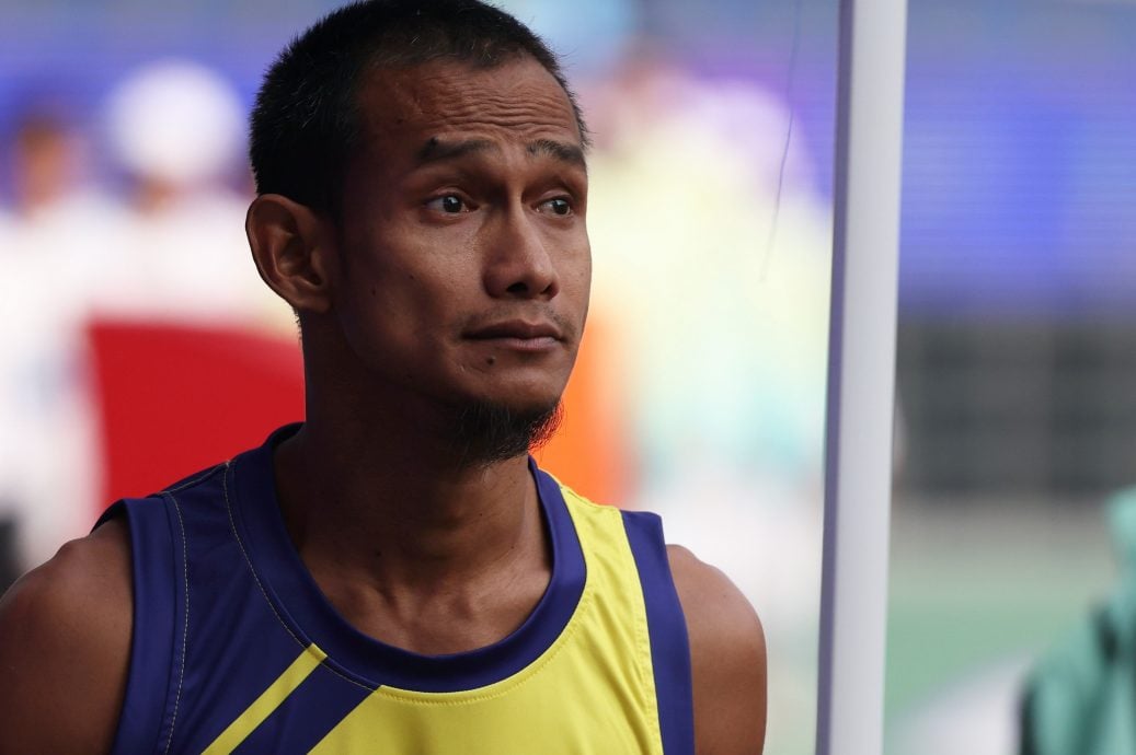 杭州亚残运| T36级男百米飞人战 里祖安抢跑卫冕失败