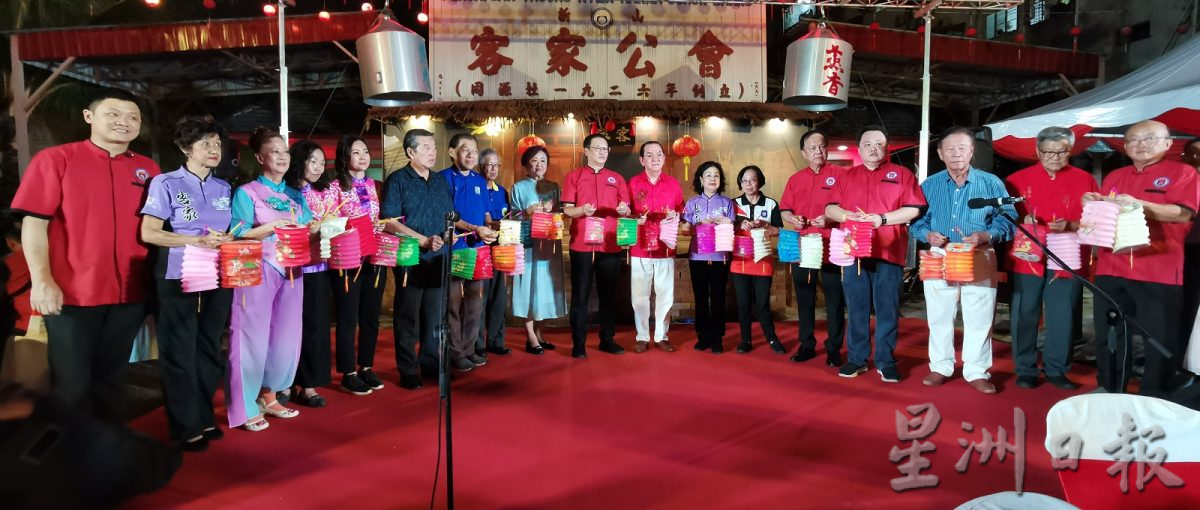 柔: 新山客家公会新会所即将竣工 乡亲或许最后一次旧会所度中秋