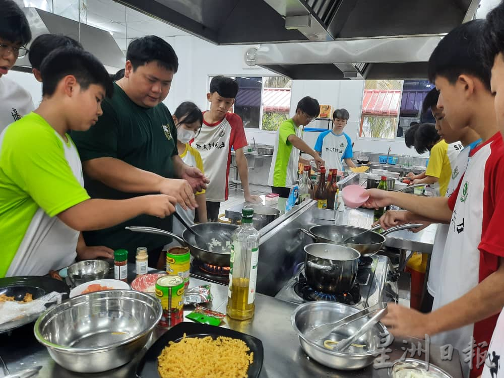 柔：【特稿】：培华独中烹饪课生动有趣 多元学习更贴近生活