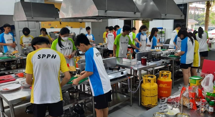 柔：【特稿】：培华独中烹饪课生动有趣 多元学习更贴近生活