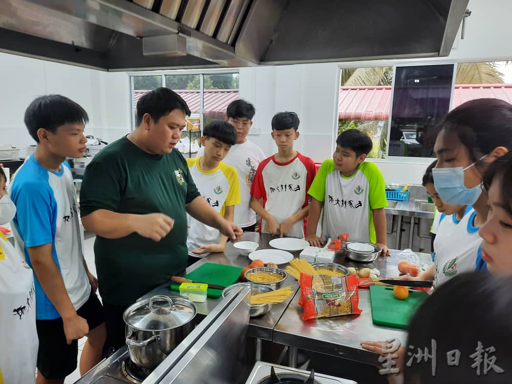 柔：【特稿】：培华独中烹饪课生动有趣 多元学习更贴近生活
