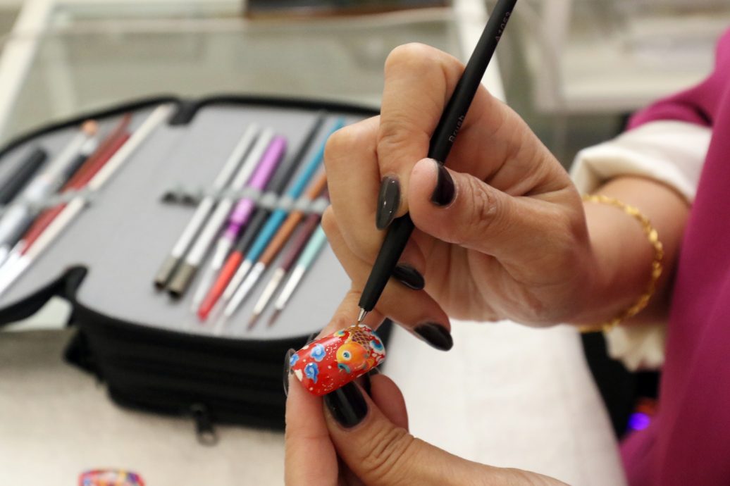 今日面谱:崇尚终身学习的美甲师王羿惠