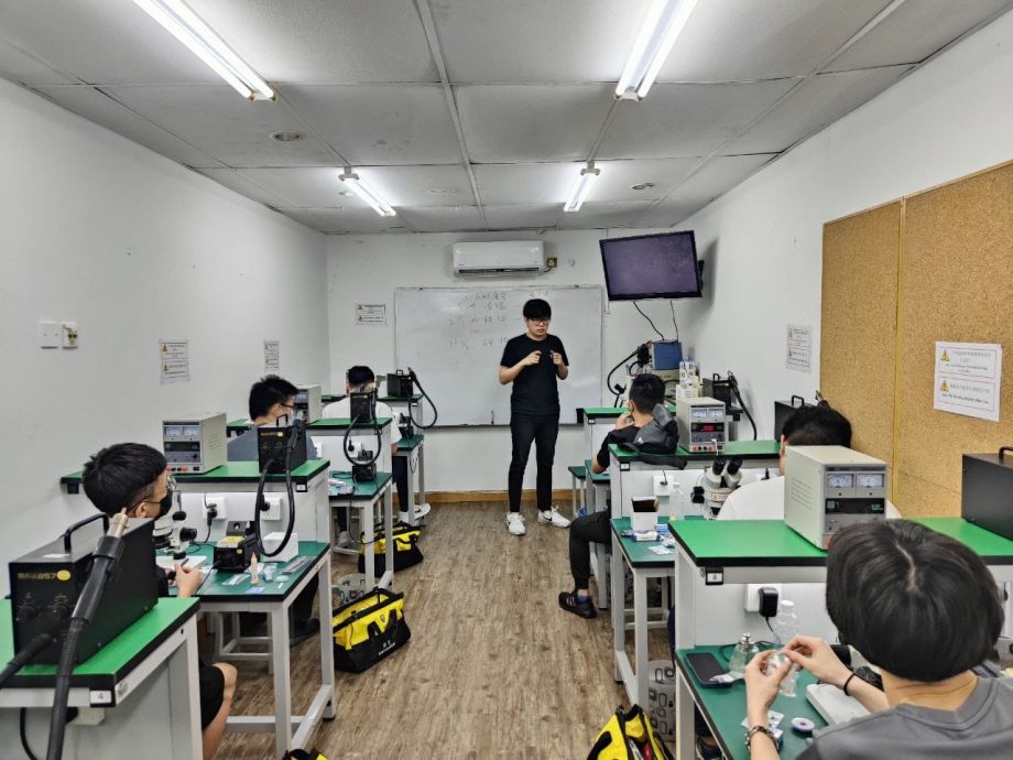 今日面谱:技职教育的护航者邹志杰
