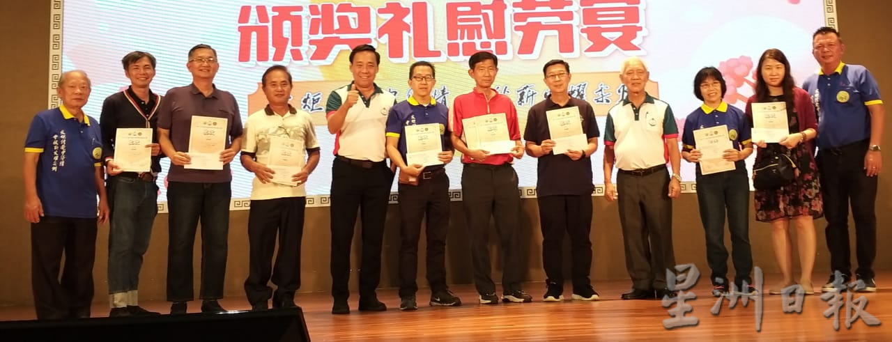 柔：新山启东华小夺“万盏”中华杯 另三奖在手成大赢家