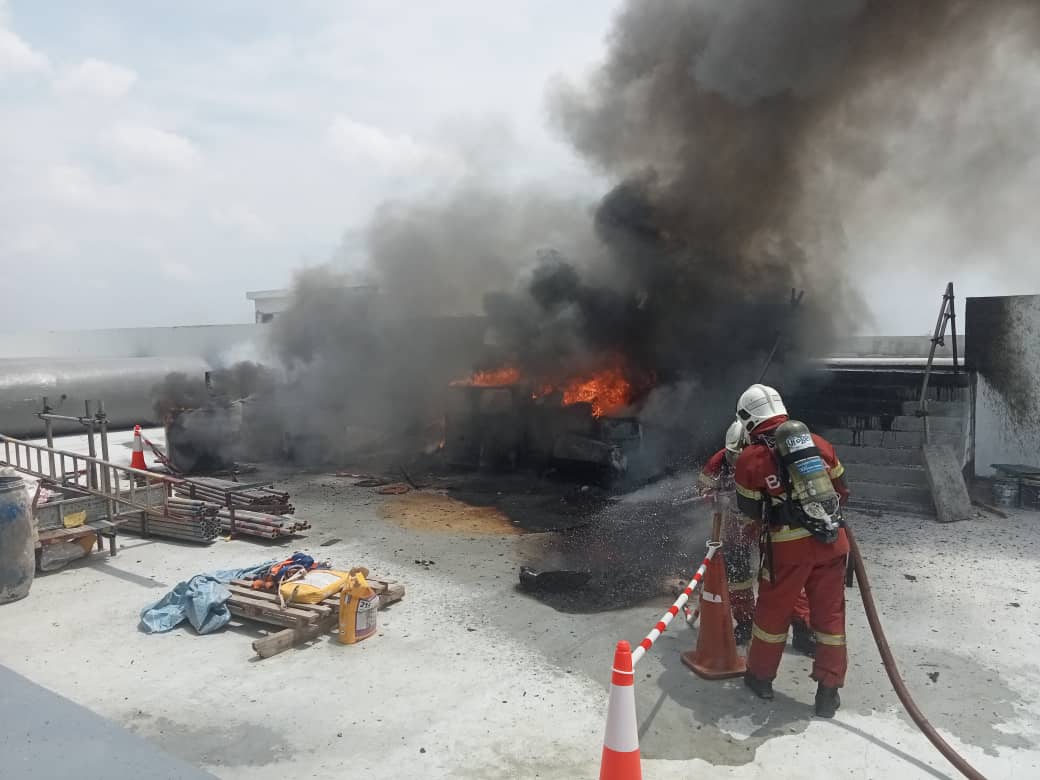 柔：新闻：电子厂传出爆炸声及着火，无人伤亡