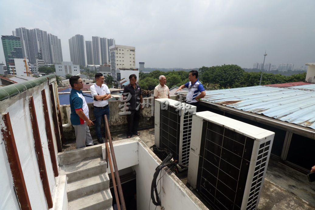 柔：新闻：遭暴雨袭击后已善后  陈旭年街恢复热闹