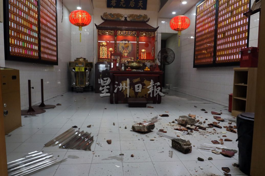 柔：新闻：遭暴雨袭击后已善后  陈旭年街恢复热闹