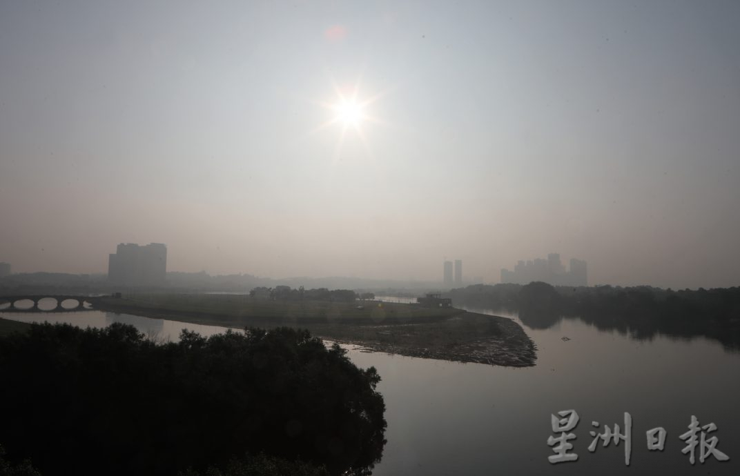 柔:柔佛州4县区仍在一片“迷雾”中,烟霾未见好转
