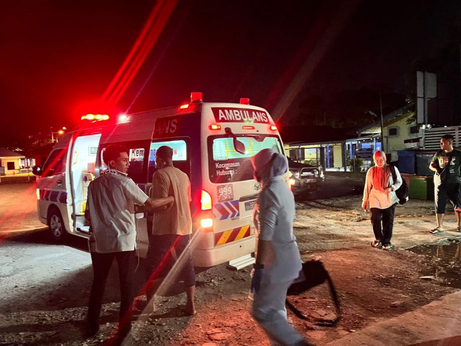 柔:海事机构派员支援 疑心绞痛岛民送岸上治疗