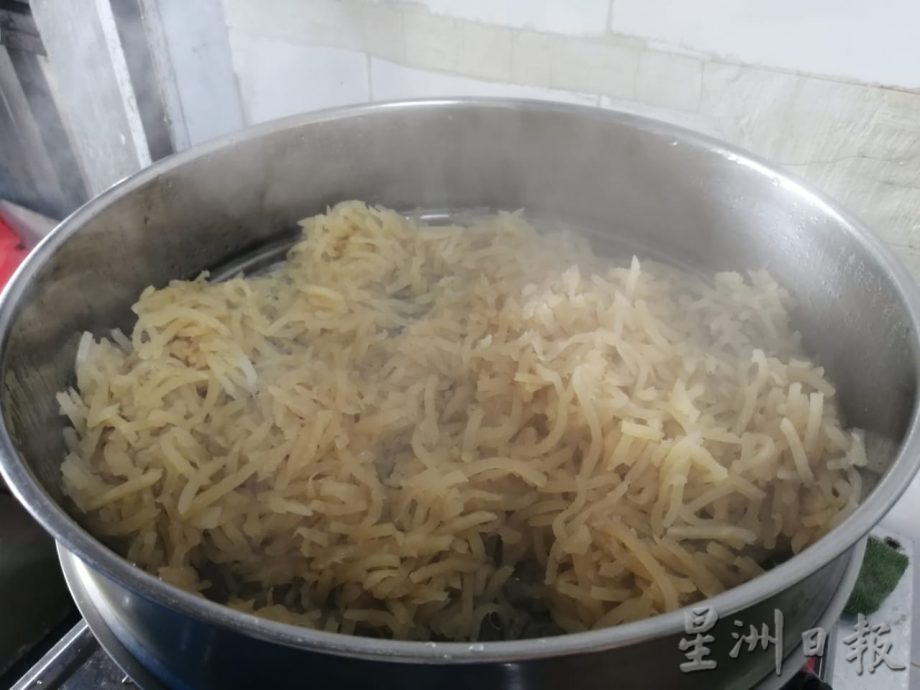 柔：食客指路（见报日31/10）：手工薄饼具色香味  料足馅料不油腻