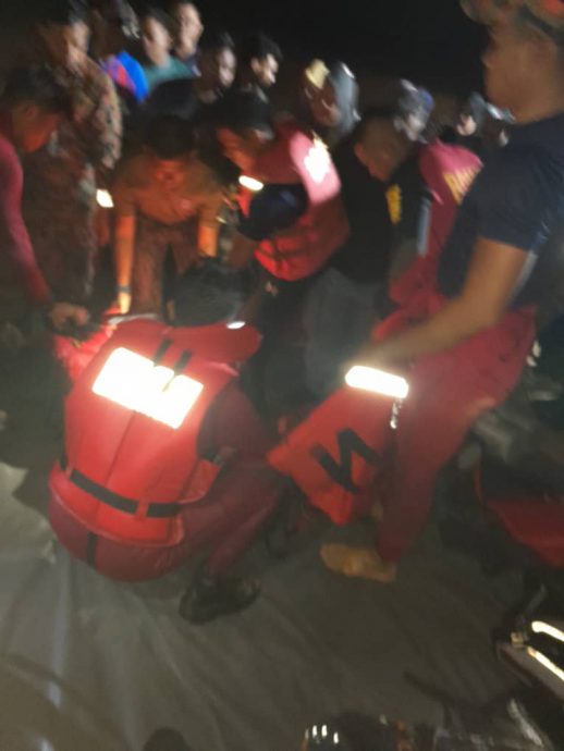 欢送教师下海遭溺 为救同学而脑死的少年也走了