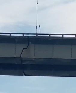 求真(全国版)大桥出现裂缝视频被误传是槟二桥,实则是南美洲巴西大桥