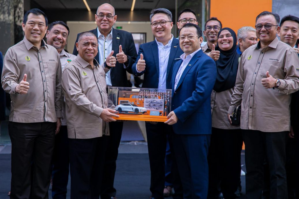 沙拉尼访吉利汽车