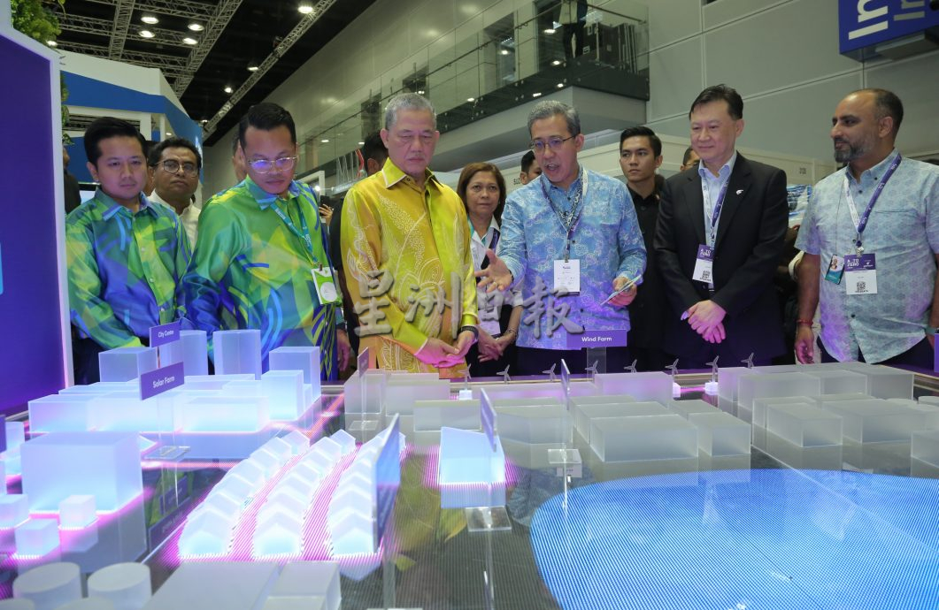 法迪拉代表安华开幕绿色科技环保产品展(IGEM)