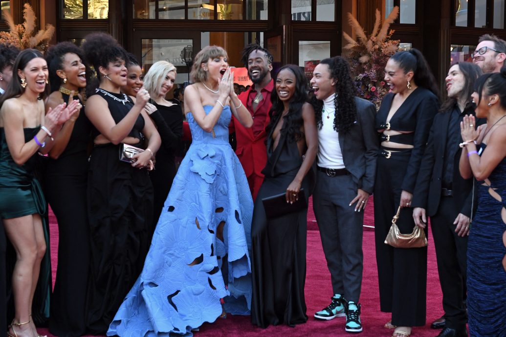 泰莱巡演电影首映|1103大马歌迷等到了 贝文丝惊喜现身天后合体