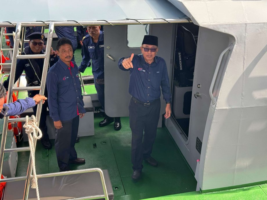 渔业局副总监:外国渔船入侵我国海域的情况受到良好控制