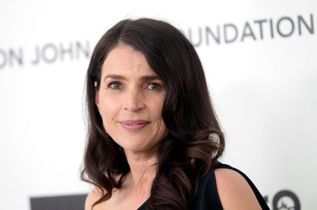 爬上英女星身上猥亵 哈维温斯坦又被控性侵