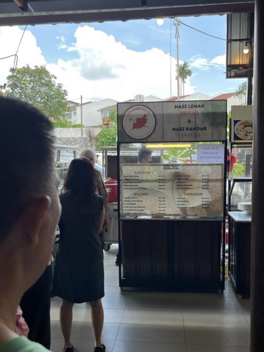 独家|因卖猪肉扁担饭遭恶评 餐厅经理:客人不减反增