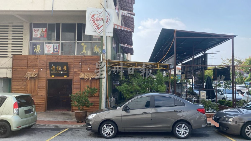 独家|因卖猪肉扁担饭遭恶评 餐厅经理:客人不减反增