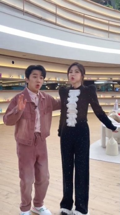 王祖蓝模仿金鱼嘴被弹 身高矮过邓紫棋成亮点