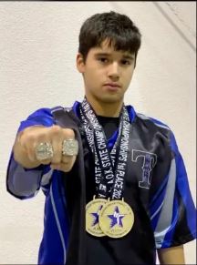 田径比赛破个人纪录  16岁少年“越过终点线倒地不起” 