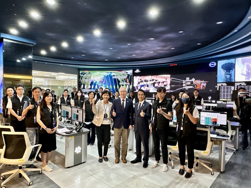 看世界 台湾首枚自制气象卫星升空 发射54分钟后顺利进入轨道