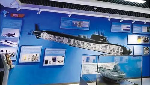 看世界)中国疑新一代核潜艇曝光