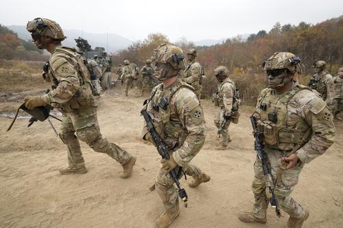 看世界)韩美举行“联合未来作战演习” 使用无人载具及激光传感器