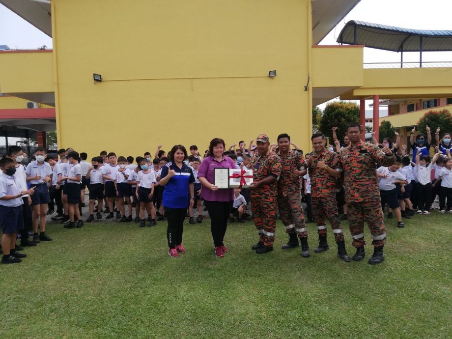 督亚冷同汉华小 消防安全演习