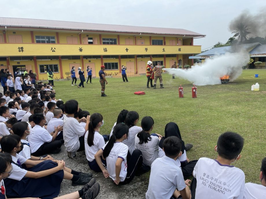 督亚冷同汉华小 消防安全演习