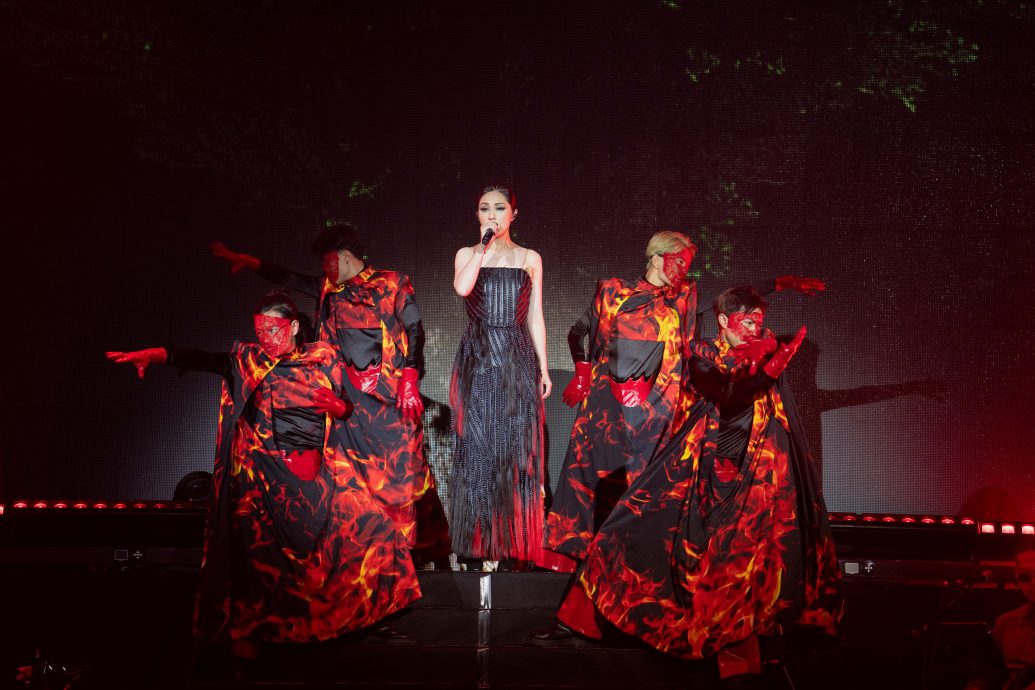 睽违8年来开唱  杨千嬅宠粉改歌单加唱