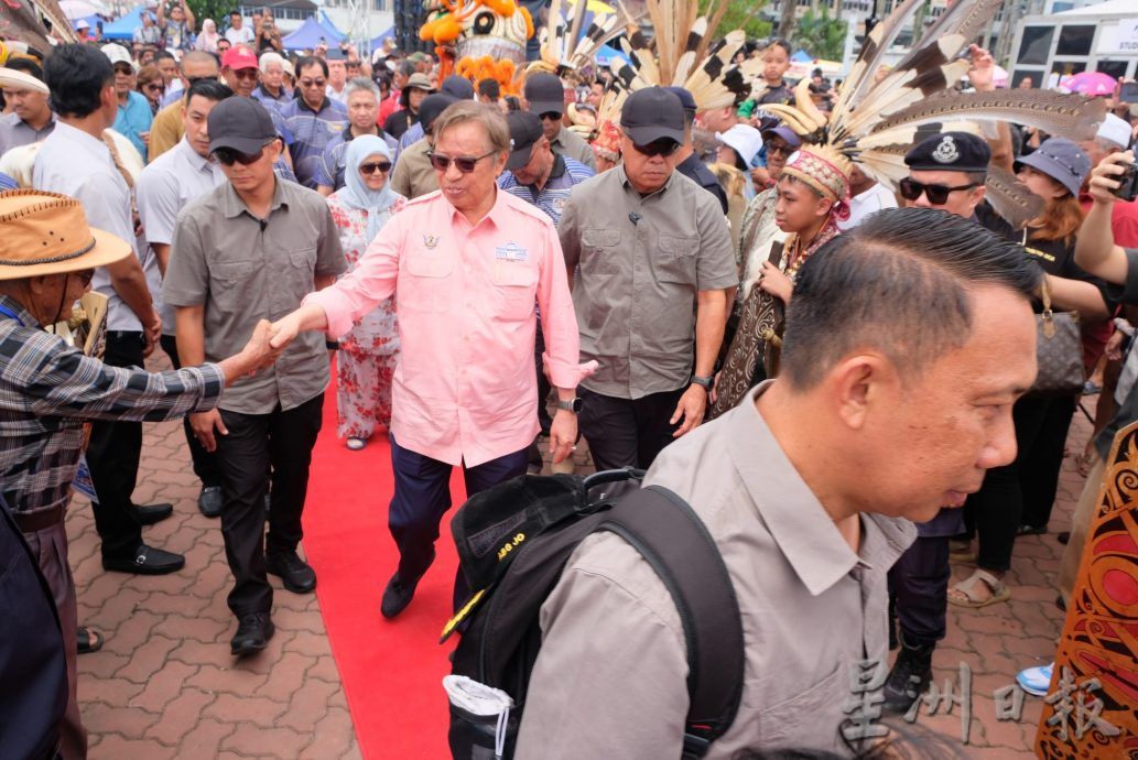 砂正考虑在2026年为砂政府拥有的5所高等学府的学生提供免费教育。