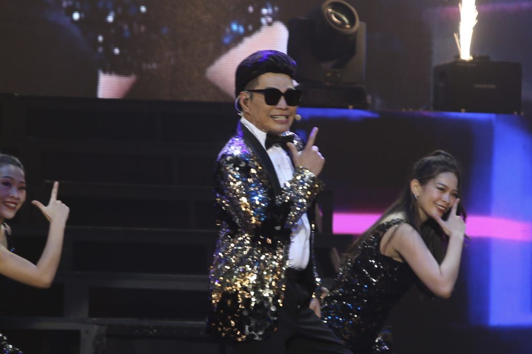 福禄寿摆两大天王上台 神复制各天王巨星