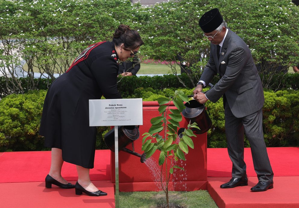 纽西兰总督绮罗爵士国家王宫获国宾规格款待