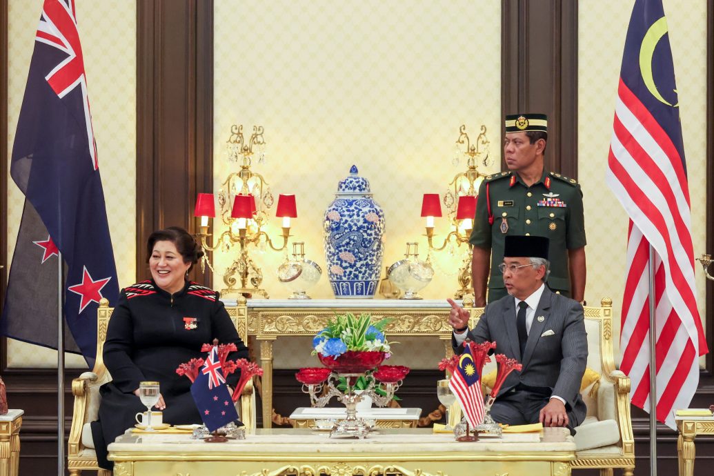 纽西兰总督绮罗爵士国家王宫获国宾规格款待