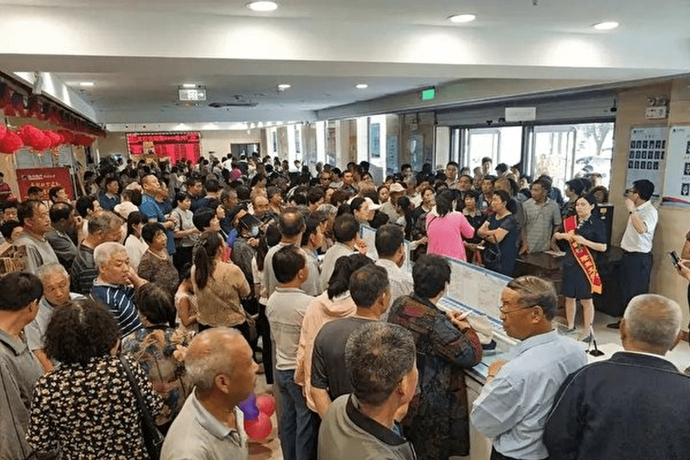 网传遭恒大欠逾30亿巨款引发挤提 河北沧州银行堆“现金墙”澄清 造谣者陆续落网