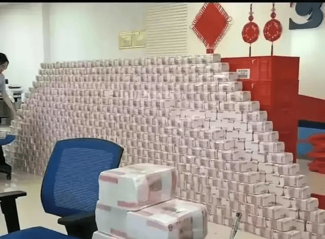 网传遭恒大欠逾30亿巨款引发挤提 河北沧州银行堆“现金墙”澄清 造谣者陆续落网