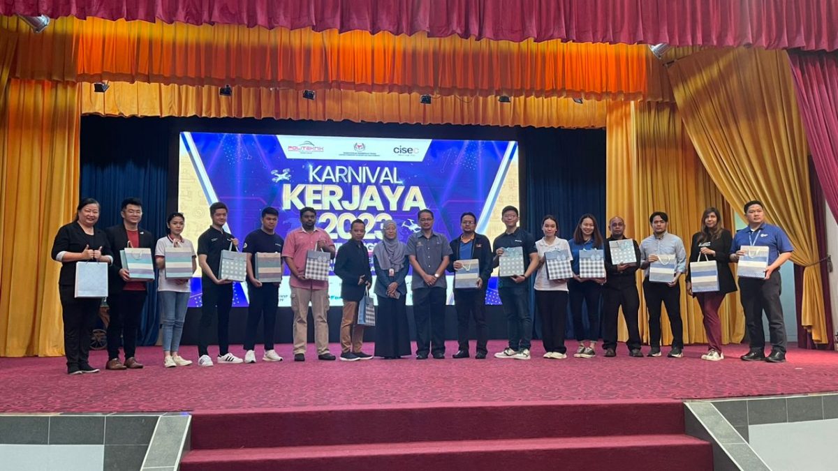 翁姑奥玛工艺学院 办职业嘉年华活动