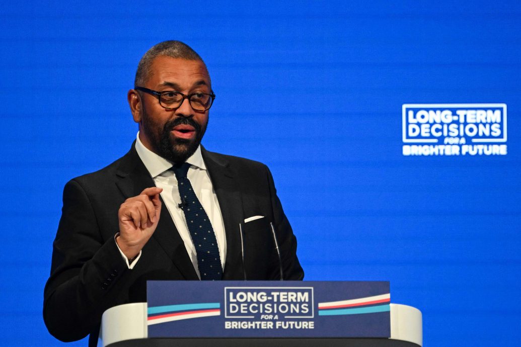 英外长:若北京对台动武 中国经济将崩溃