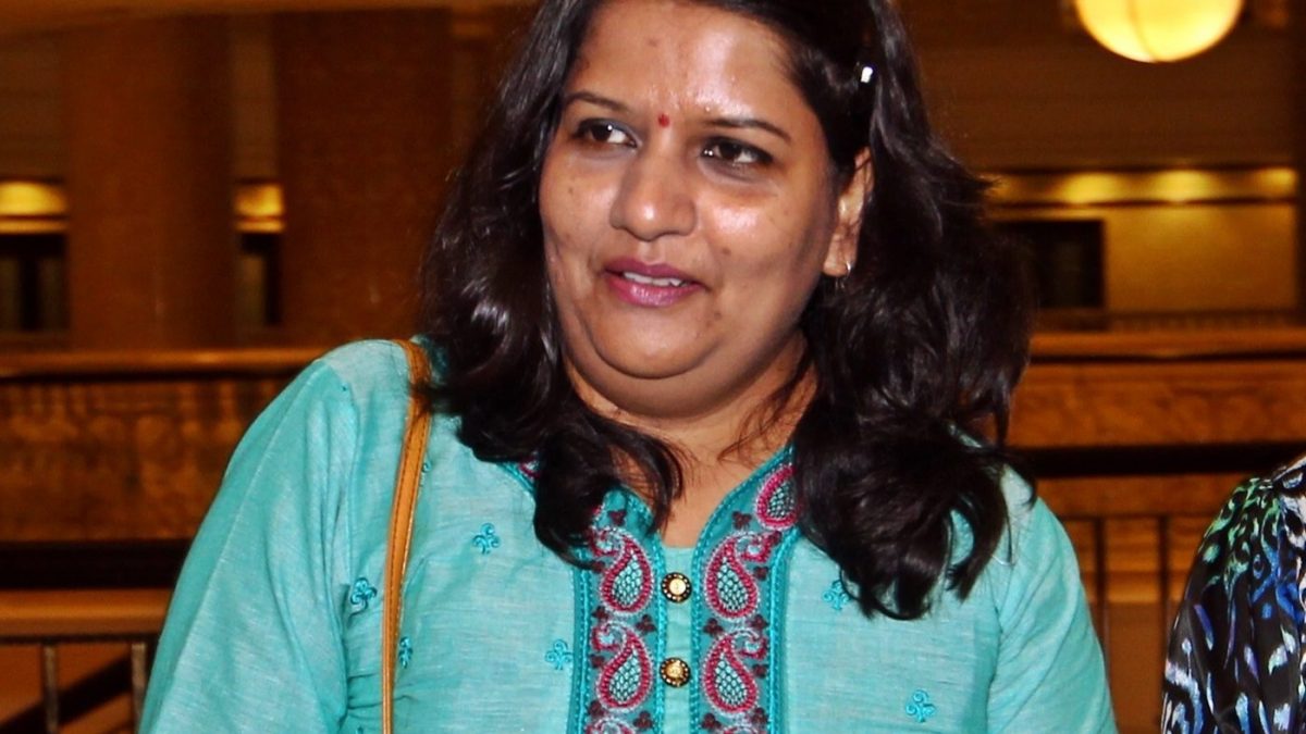 英迪拉挑战单方面改教法律·高庭准伊斯兰理事会介入