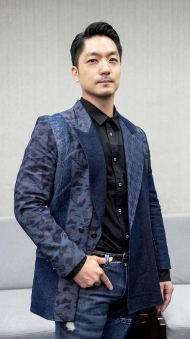 蒋万安时装周试装网友喊“太帅了” “被政治耽误的模特儿”