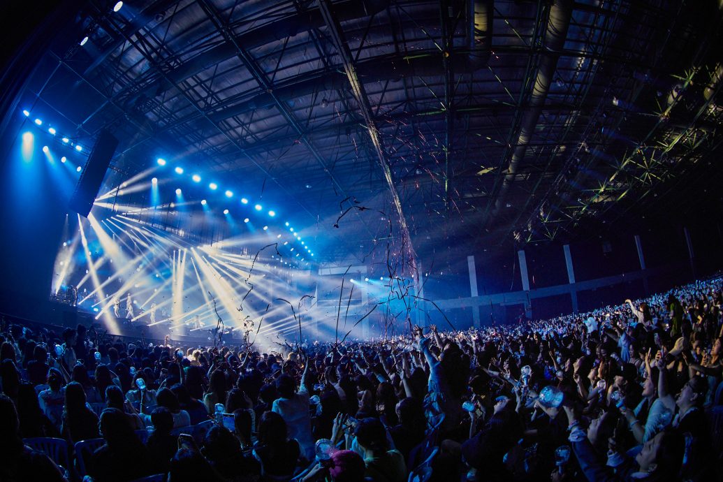 蔡徐坤吉隆坡站换新装 喊话歌迷“我过得很好”