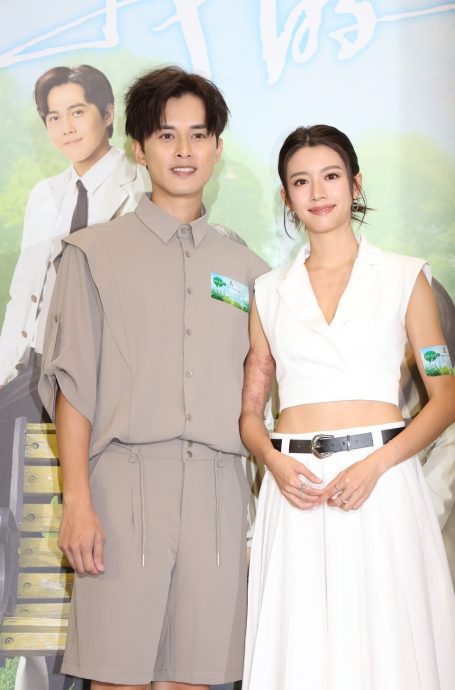 蔡思贝喜获封“美惨强” 撞伤手筋移位惊现大片瘀伤