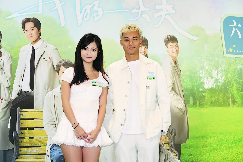 蔡思贝喜获封“美惨强” 撞伤手筋移位惊现大片瘀伤