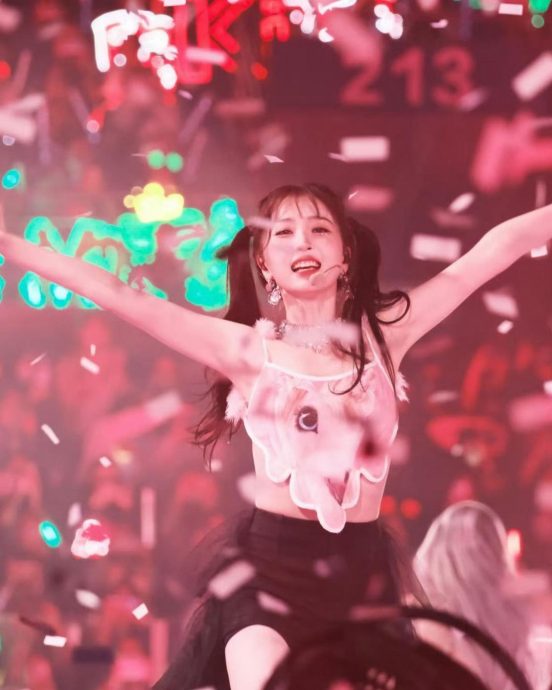 虞书欣遭激光笔射脸? 粉丝开骂被打脸