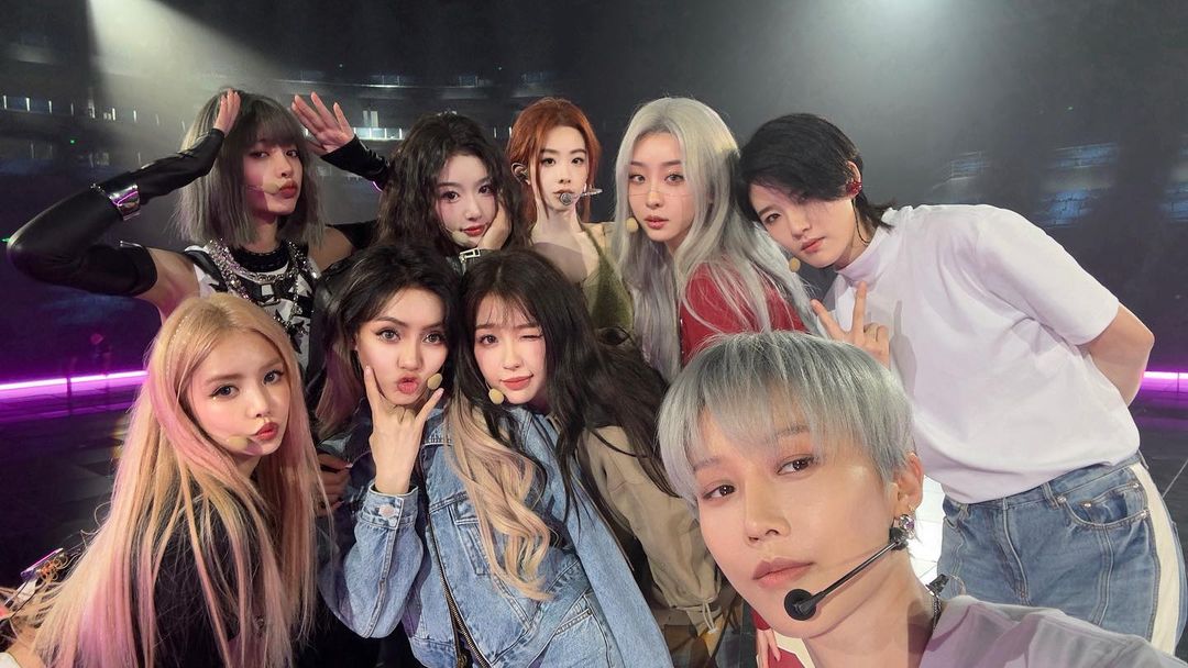 虞书欣遭激光笔射脸? 粉丝开骂被打脸